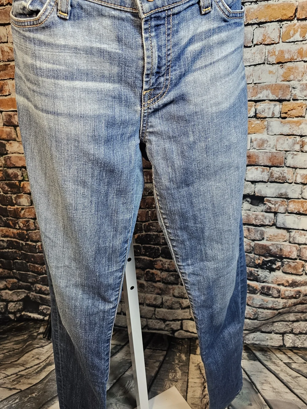 7 For All Mankind Women's Medium Wash Straight Leg Jeans Size 28 Premium Denim
